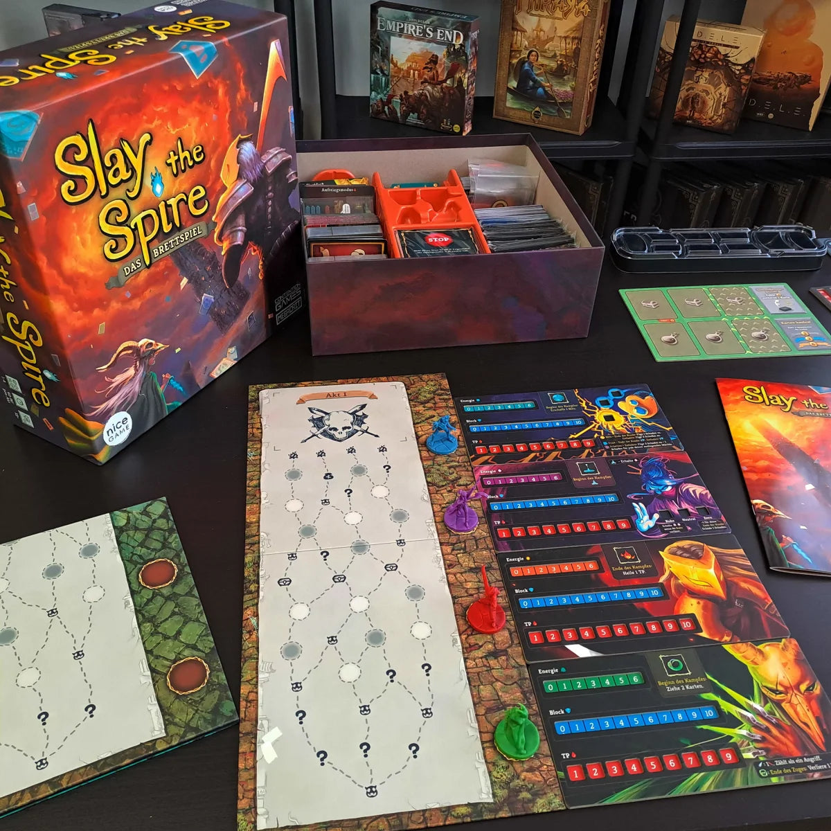 Slay the Spire: Das Brettspiel, Deutsche Version, Spielmaterial